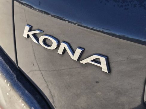 Used 2023 Hyundai Kona Limited w/ Cargo Package FWD image 11