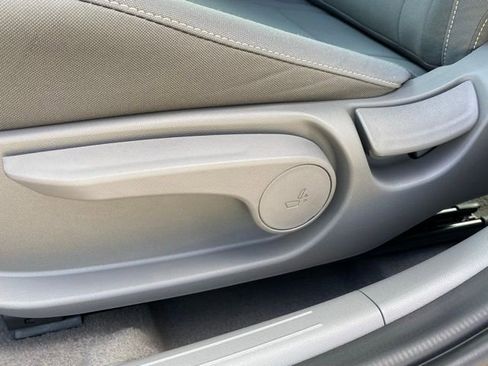 New 2025 Hyundai Elantra Sport FWD image 11