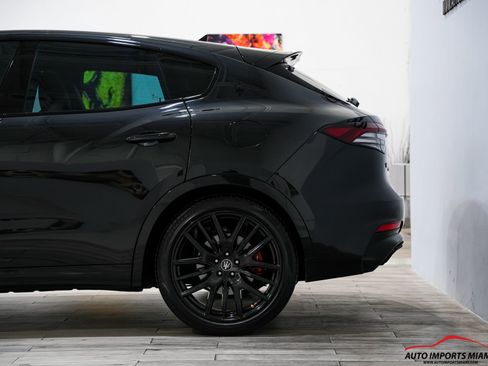 Used 2022 Maserati Levante Modena S AWD/4WD image 16