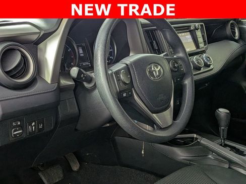 Used 2018 Toyota RAV4 LE image 11