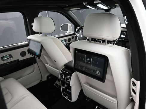 Certified 2022 Rolls-Royce Cullinan w/ Dark Exterior Package AWD/4WD image 30
