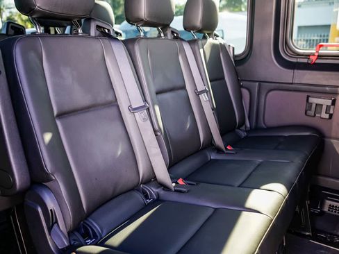 Used 2024 Mercedes-Benz Sprinter 2500 image 18