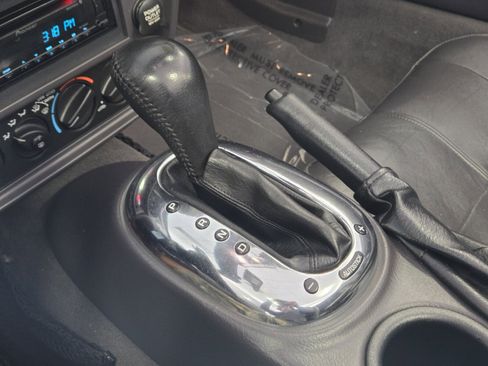 Used 2001 Chrysler Prowler image 16