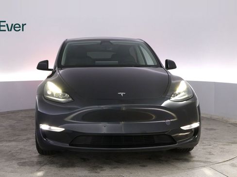 Used 2024 Tesla Model Y Performance image 12
