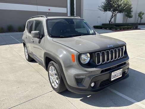 Used 2021 Jeep Renegade Latitude w/ Sun & Sound Group image 7