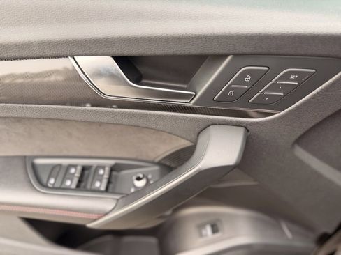 Used 2018 Audi SQ5 Prestige w/ Prestige Package image 21