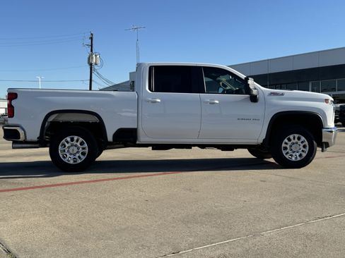 Used 2023 Chevrolet Silverado 2500 LT image 7