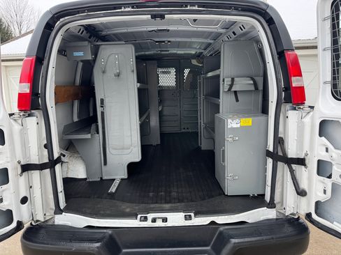 Used 2015 Chevrolet Express 2500 image 25