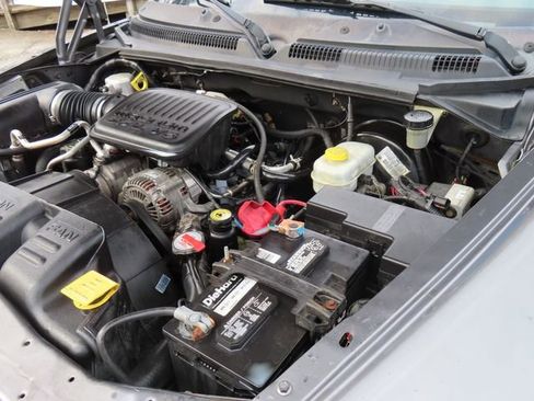 Used 2004 Dodge Dakota Sport w/ Deluxe Convenience Group image 29