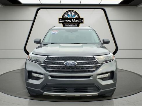 Used 2023 Ford Explorer XLT w/ Equipment Group 202A AWD/4WD image 2