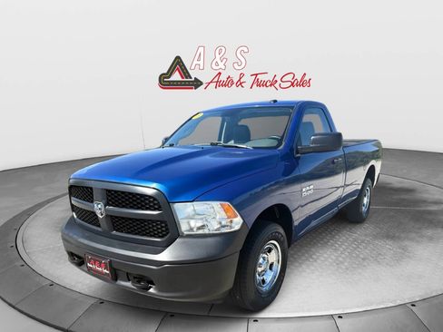 Used 2018 RAM 1500 Express AWD/4WD image 3