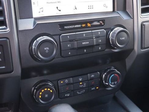 Used 2019 Ford F150 XLT w/ Equipment Group 302A Luxury AWD/4WD image 17