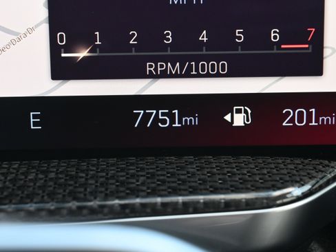 Used 2025 Cadillac Escalade V image 33