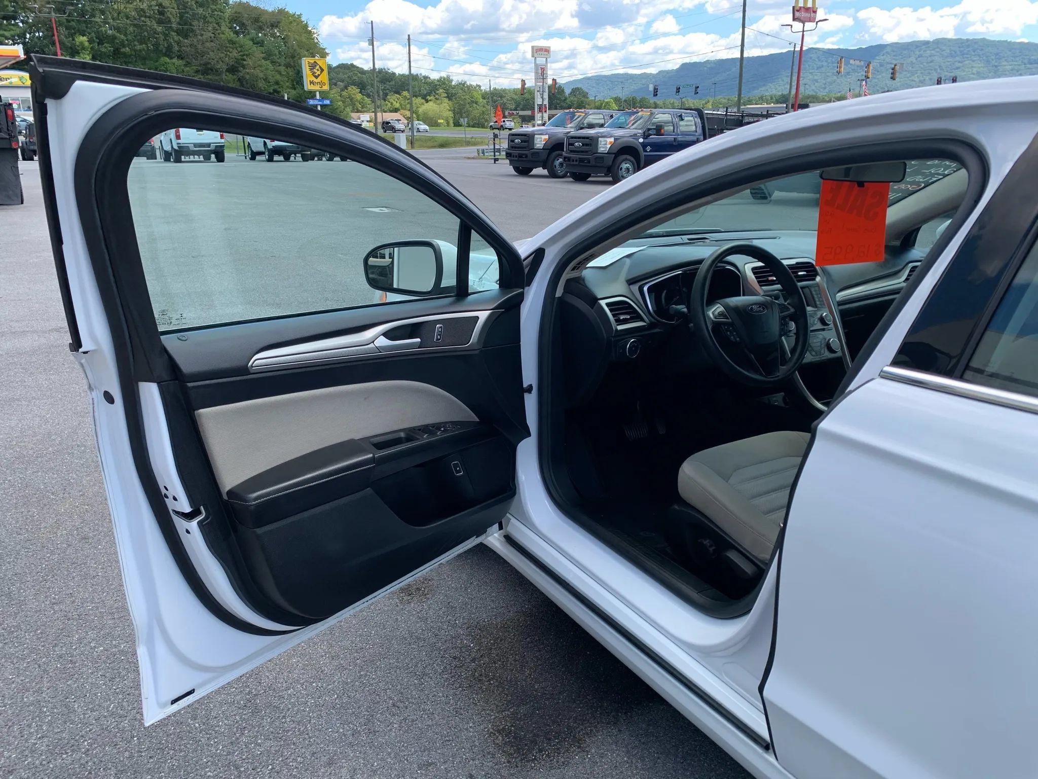 Used 2018 Ford Fusion S FWD image 7
