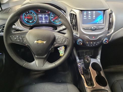 Used 2017 Chevrolet Cruze LT image 22