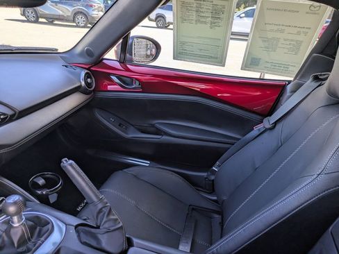 Used 2022 MAZDA MX-5 Miata RF Grand Touring image 17