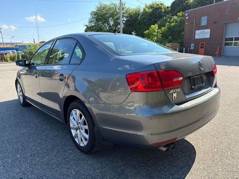 Used 2012 Volkswagen Jetta SE FWD image 3