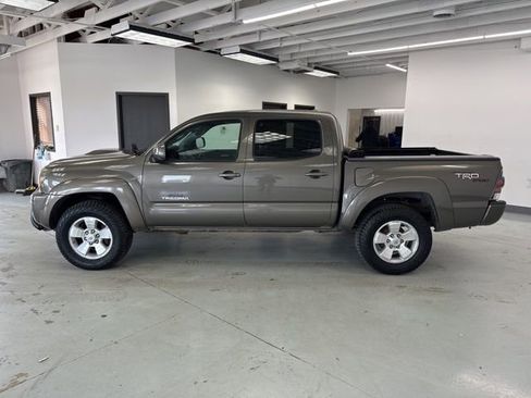 Used 2010 Toyota Tacoma 4x4 Double Cab image 6