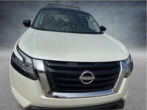 Used 2023 Nissan Pathfinder SL w/ Lighting Package (N92) AWD/4WD image 11