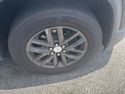 Used 2018 GMC Acadia SLT FWD image 18