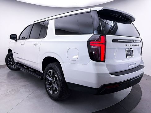 Used 2024 Chevrolet Suburban Z71 w/ Luxury Package AWD/4WD image 2
