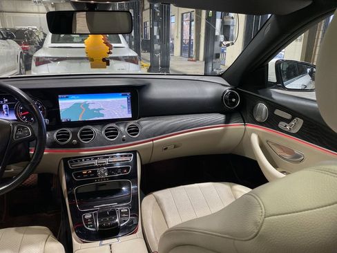 Used 2017 Mercedes-Benz E 300 image 4