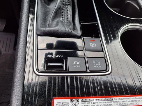 Certified 2025 Toyota Sienna XLE Woodland Edition image 24