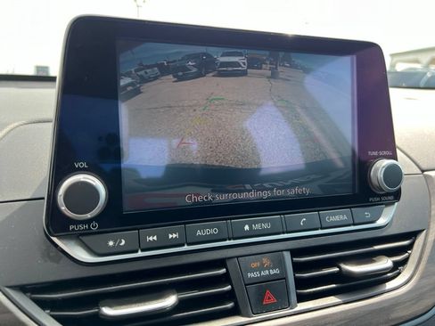 Used 2025 Nissan Altima 2.5 SV FWD image 29
