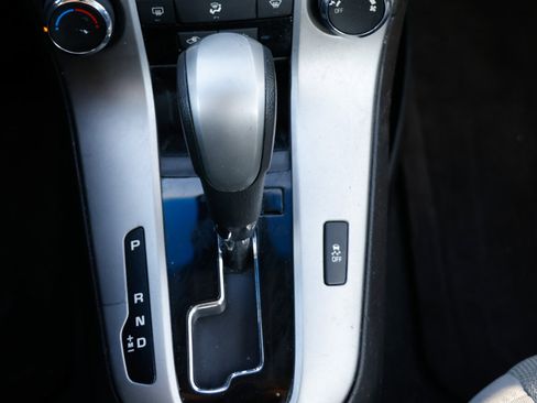 Used 2016 Chevrolet Cruze LT image 35