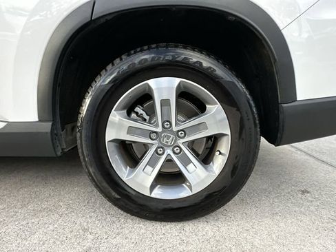 Used 2025 Honda Pilot EX-L image 18