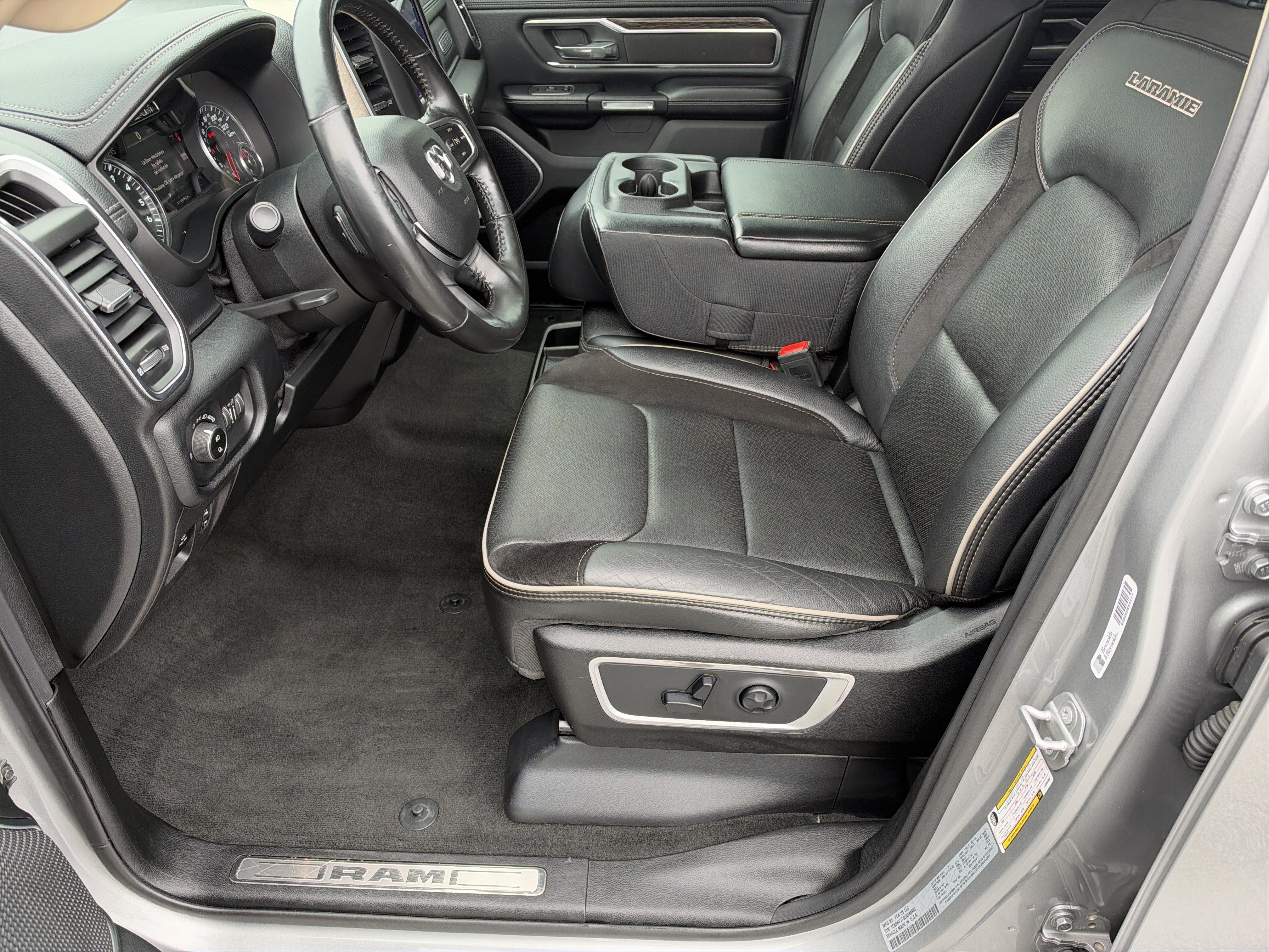 Used 2020 RAM 1500 Laramie AWD/4WD image 11