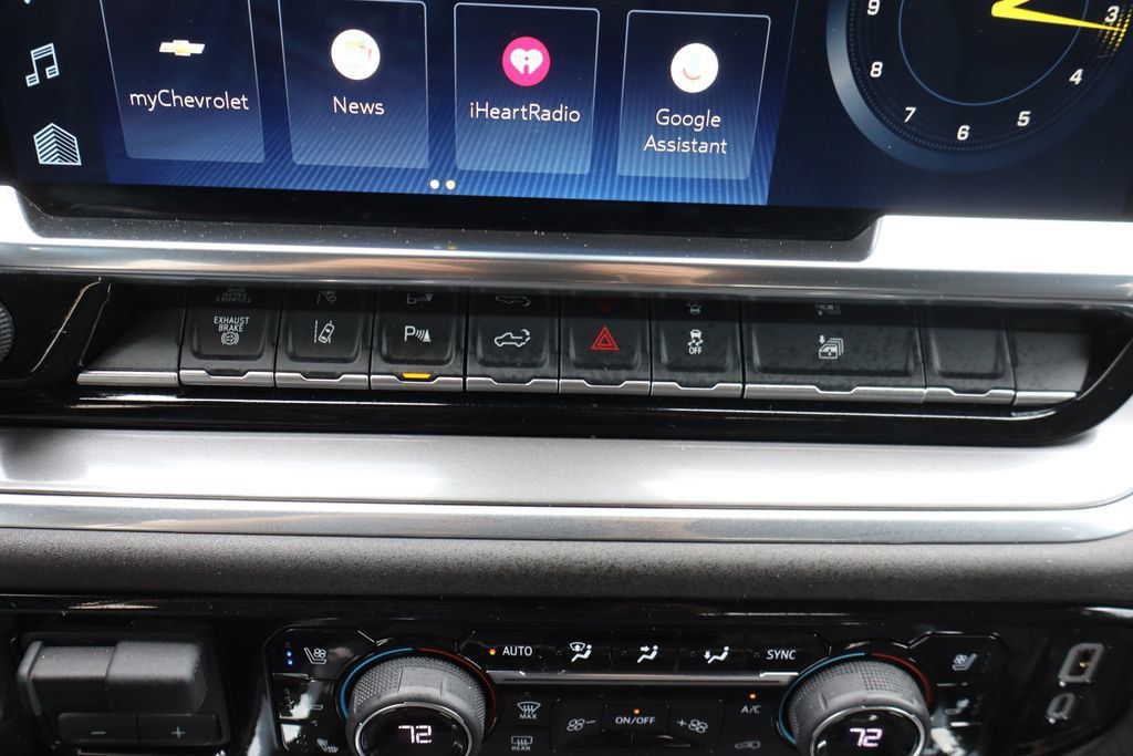 Used 2025 Chevrolet Silverado 3500 High Country w/ High Country Premium Package AWD/4WD image 9