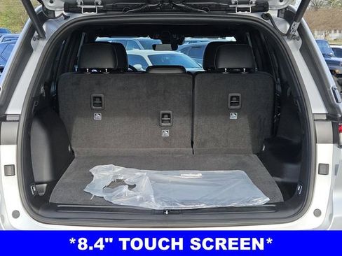 New 2025 Jeep Grand Cherokee Laredo image 10