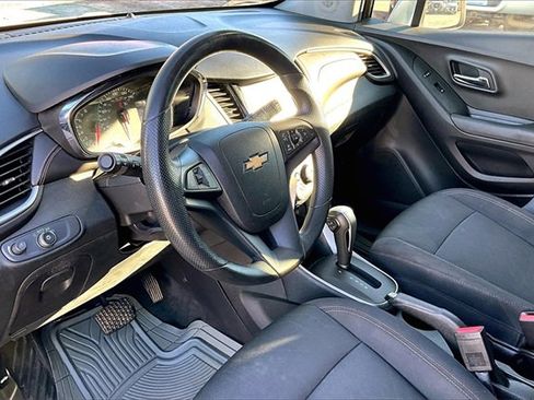 Used 2017 Chevrolet Trax LT image 11