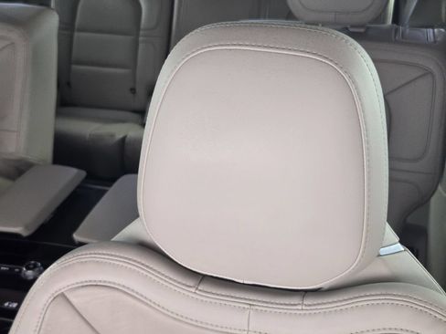 Used 2020 Lincoln Navigator Reserve w/ Luxury Package RWD image 26