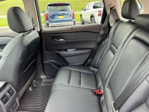 Used 2023 Nissan Rogue SL w/ SL Premium Package FWD image 11