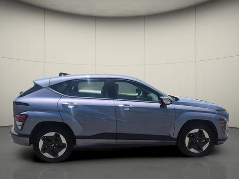 Used 2024 Hyundai Kona SE FWD image 8