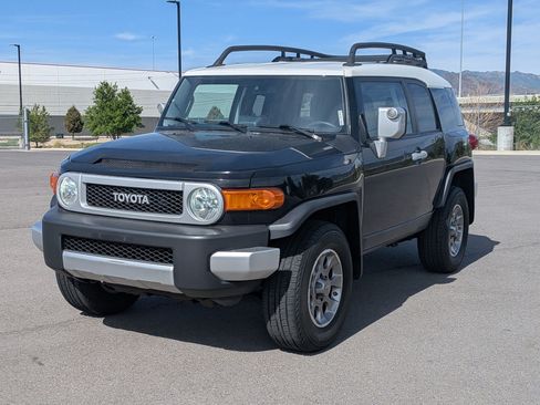 Used 2011 Toyota FJ Cruiser 4WD w/ Convenience Pkg image 8