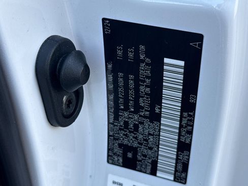 Used 2025 Toyota Sienna Limited image 53