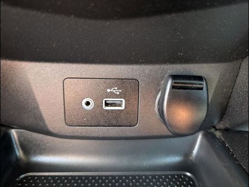 Used 2018 Nissan Rogue SV FWD image 17