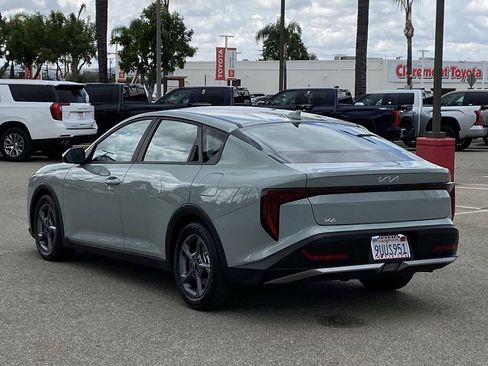 Used 2025 Kia K4 FWD image 40