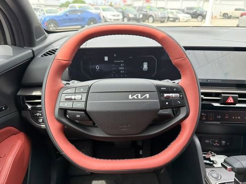 New 2026 Kia Sportage SX FWD image 10