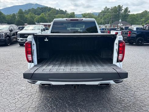 Used 2022 GMC Sierra 1500 Elevation w/ X31 Off-Road Package AWD/4WD image 7