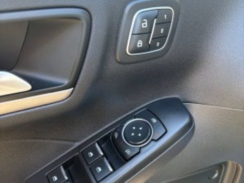 Used 2022 Ford Escape SEL w/ Technology Package FWD image 15