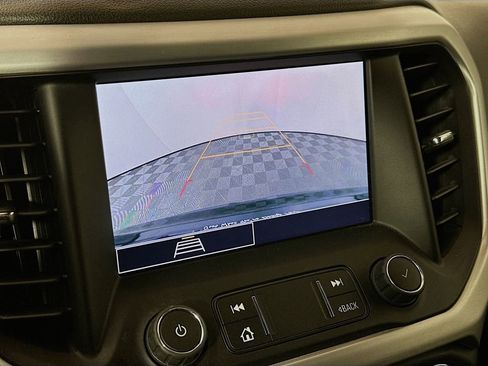 Used 2023 GMC Acadia SLE w/ Driver Convenience Package FWD image 17