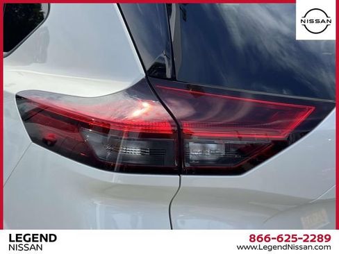Certified 2023 Nissan Rogue SL w/ SL Premium Package AWD/4WD image 11