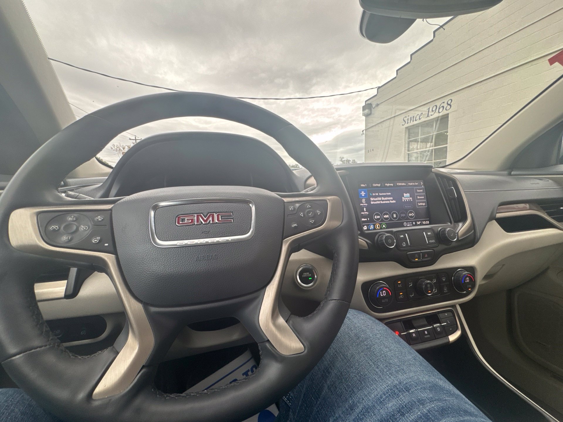Used 2024 GMC Terrain Denali w/ Denali Premium Package AWD/4WD image 19