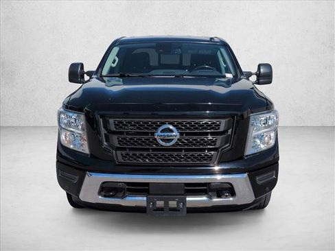 Used 2021 Nissan Titan SV w/ SV Convenience Package image 2
