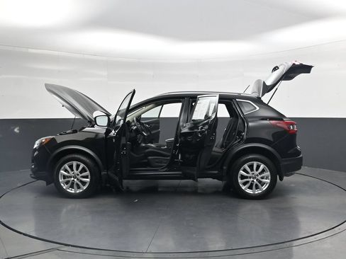 Used 2020 Nissan Rogue Sport SV FWD image 45
