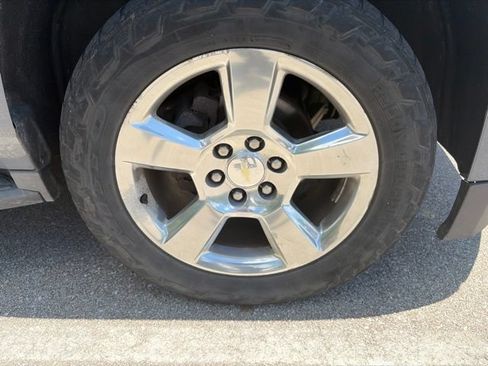 Used 2016 Chevrolet Suburban LT AWD/4WD image 3